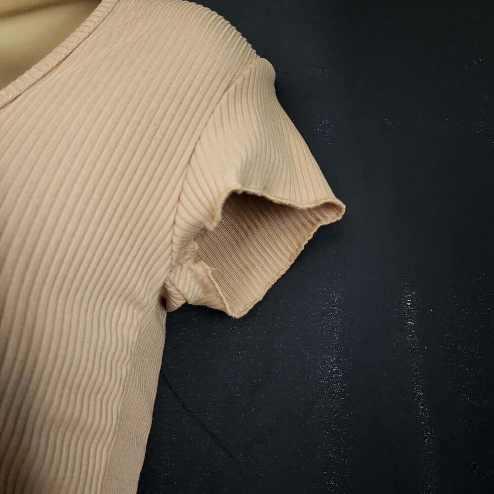 🍂3/$10🍂 Button Down Ribbed Crop Top - Picture 4 of 7